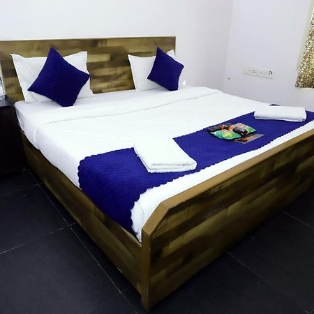 Hotel Warm Welcome - Noida Sector 51 Exteriör bild
