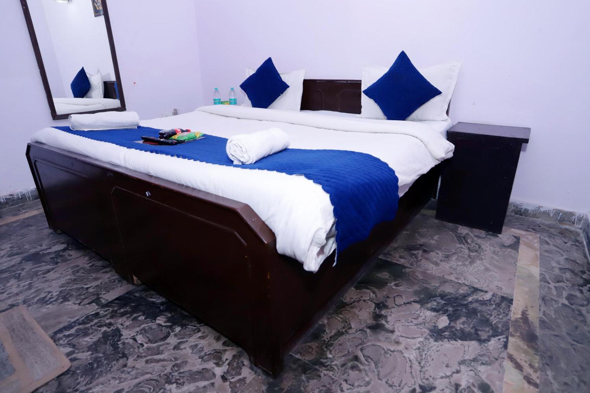 Hotel Warm Welcome - Noida Sector 51 Exteriör bild